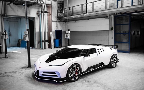 З явилися фото гіперкара Bugatti за $8,9 мільйона