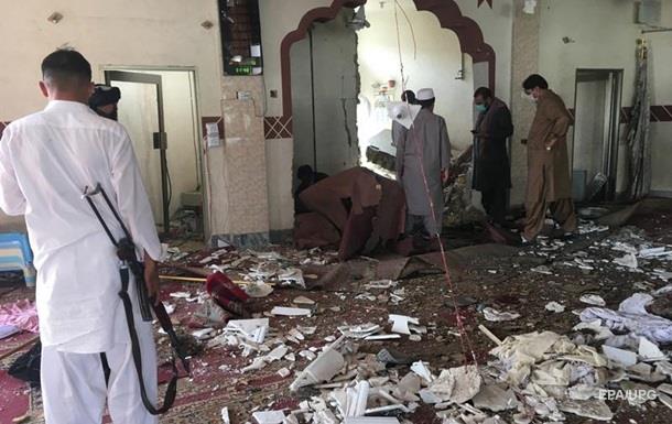 В Пакистане при взрыве в мечети погиб брат лидера  Талибана 