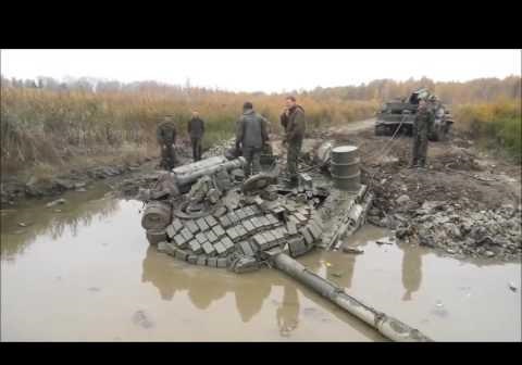 На Донбассе боевики утопили танк с экипажем