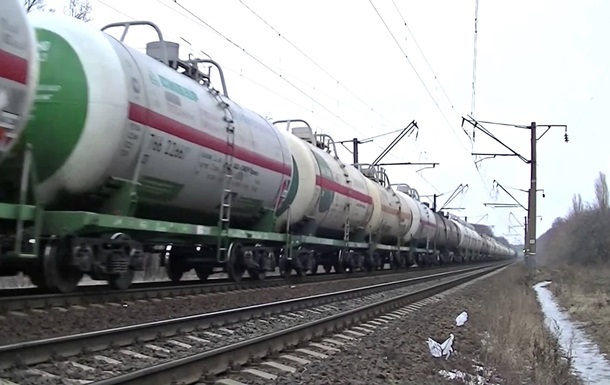 Україна знову почала залізничний імпорт дизпалива з Росії