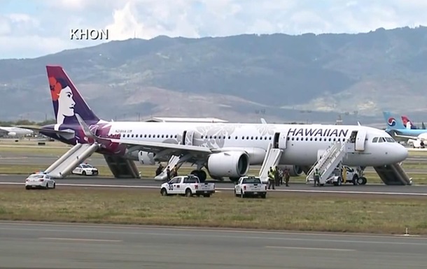 На Гаваях під час аварійної посадки літака постраждали семеро людей