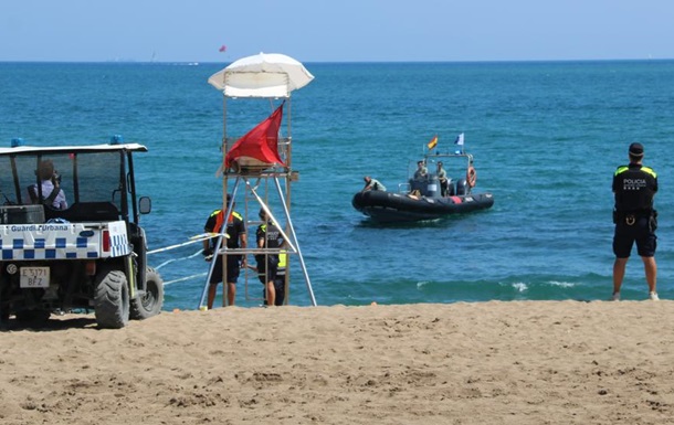У Барселоні евакуювали пляж через снаряд в морі
