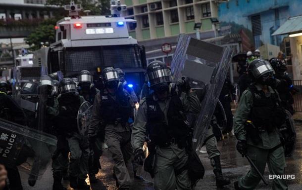 На протестах в Гонконзі поранено 15 поліцейських
