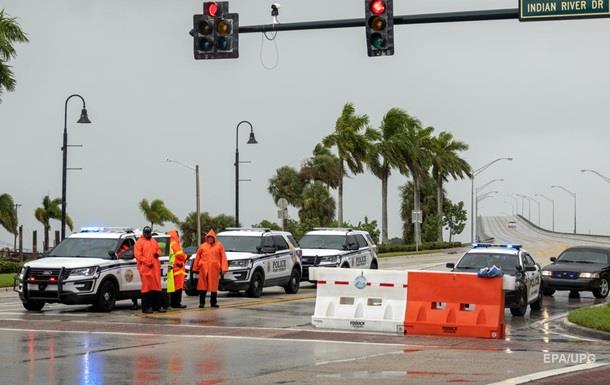 Кількість жертв урагану на Багамах зросла до семи