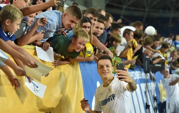 Открытую тренировку сборной Украины посетили более 7 тысяч болельщиков