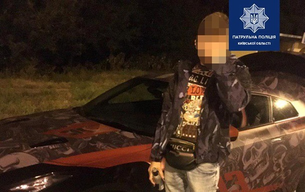 В Борисполе водитель с пистолетом и без прав устроил гонки с патрульными