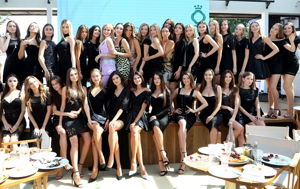 Конкурсанток Мисс Украина 2019 показали в купальниках