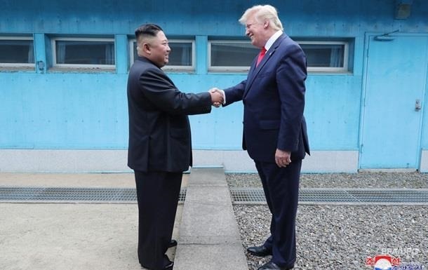 Ким Чен Ын и Трамп договариваются о новой встрече