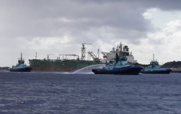 В Норвегии горит танкер с топливом