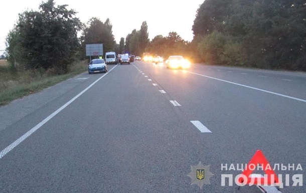 В ДТП с грузовиком под Киевом погибли четыре человека