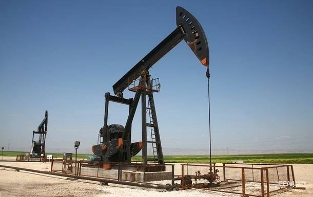 Нефть дешевеет после рекордного скачка