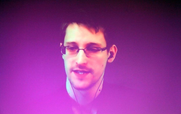 Влада США подала позов проти Сноудена