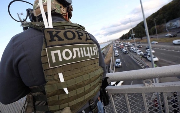 Чоловіка, який погрожував підірвати міст у Києві, затримано