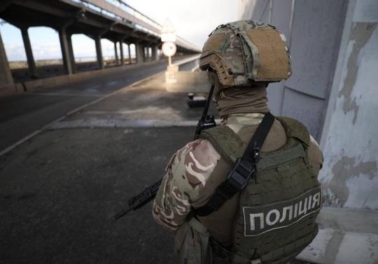 По вчерашнему инциденту на мосту метро в Киеве
