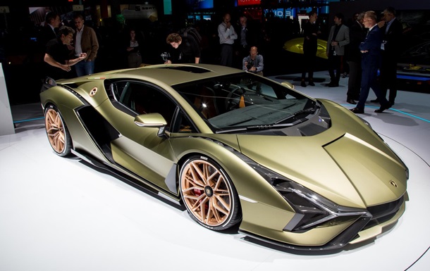 Lamborghini презентовала свой первый гибридный спорткар