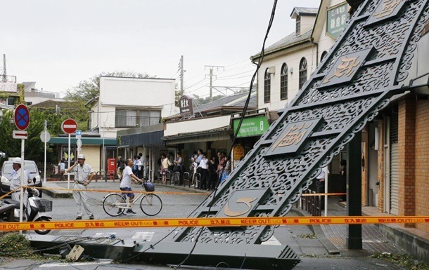 В Японії 30 людей постраждали від тайфуну