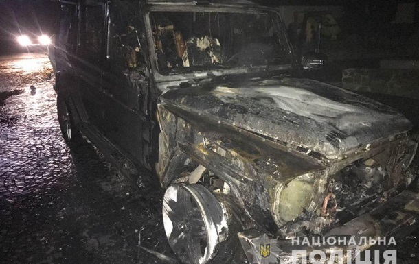 У Рівненській області спалили авто депутата облради