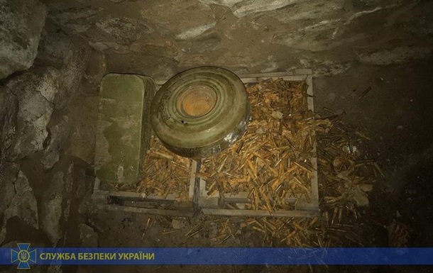 СБУ обнаружила два схрона с оружием сепаратистов