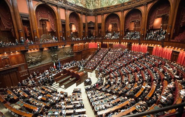 В Італії скоротять парламент на 345 депутатів