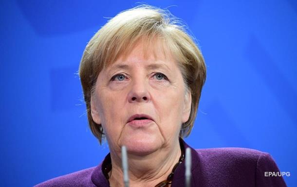 Меркель закликала Туреччину припинити операцію в Сирії