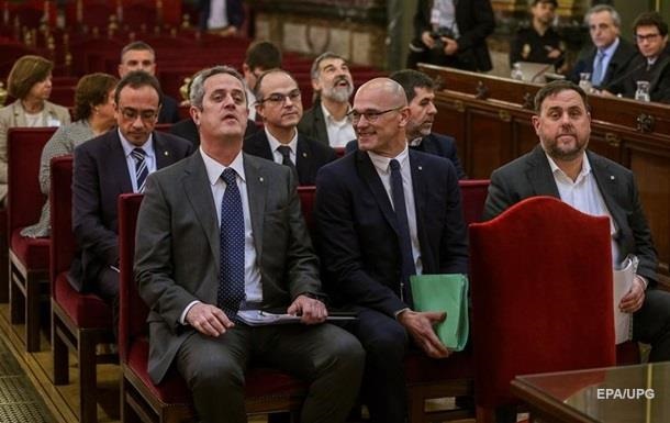Каталонським політикам дали 100 років тюрми за референдум про незалежність