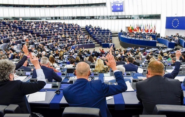 Європарламент відклав вступ на посаду нового складу ЄК