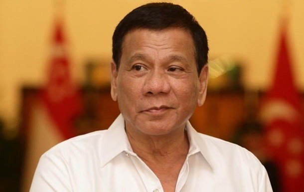 Президент Філіппін впав з мотоцикла і отримав травми