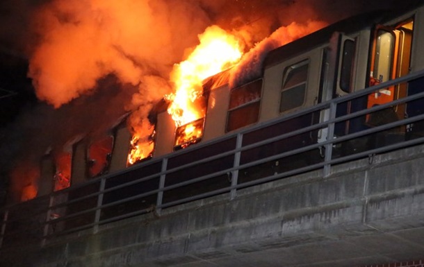 В Берлине загорелся вагон поезда, есть пострадавшие