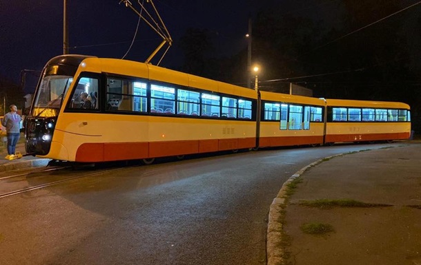В Одессе испытывают самый длинный трамвай в Украине