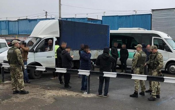 В Одесі затримали десятки нелегалів