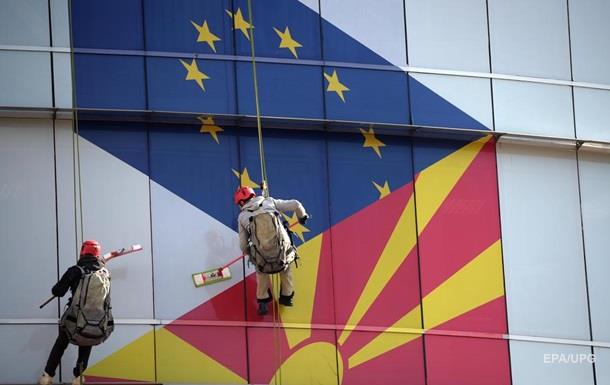  Конец расширения ЕС . Макрон не впустил Македонию