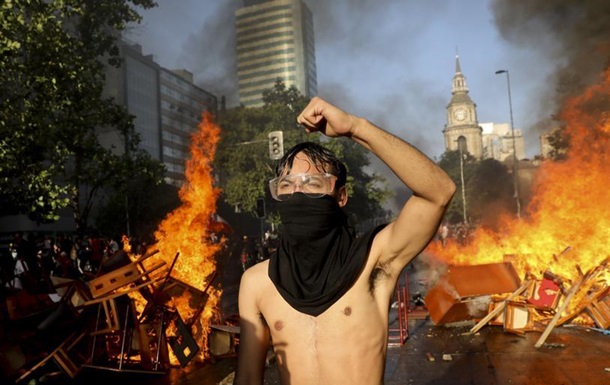 Нові протести в Чилі попри перестановки в уряді 