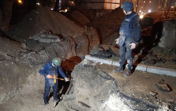 Біля Шулявського мосту в Києві знайшли боєприпаси