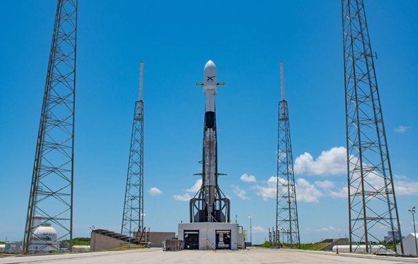 SpaceX запустила ракету з 60 супутниками
