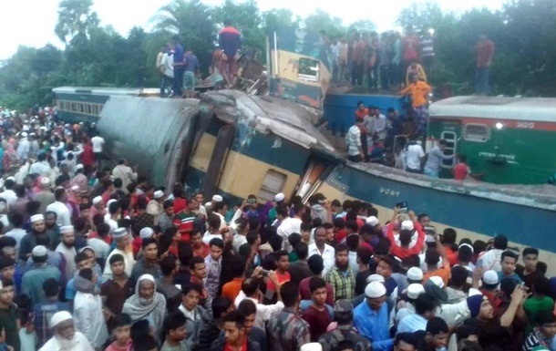 В Бангладеш столкнулись два поезда: 16 жертв