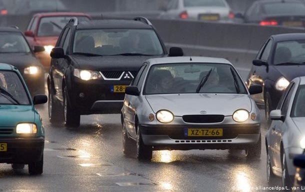 Нідерланди обмежили швидкість на автобанах до 100 кілометрів на годину