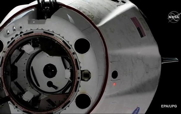 SpaceX испытала пассажирский космический корабль Crew Dragon