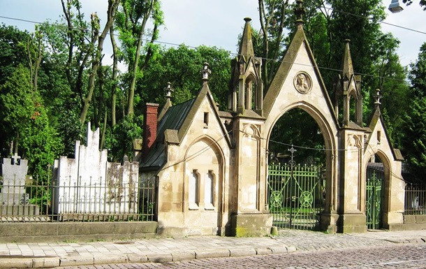 Польські історики почали роботи на кладовищі у Львові