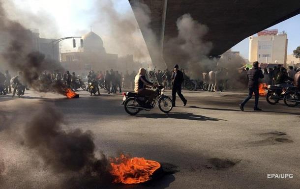 По совету МВФ. Почему Иран поглотили протесты