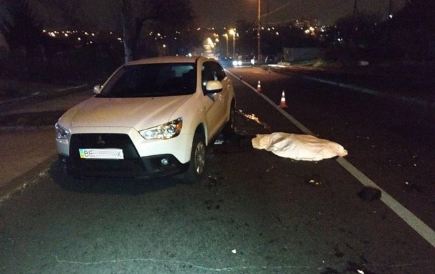 У Миколаєві пішохід потрапив під три автомобілі і загинув