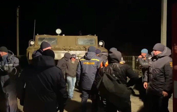 Шторм в Азовском море: с острова Бирючий эвакуировали 11 человек
