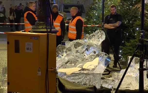 В Люксембурге ребенок погиб при падении ледяной статуи