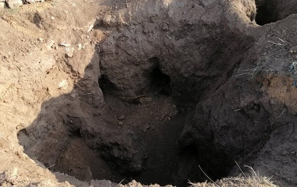  Черные археологи  разграбили курган на Запорожье