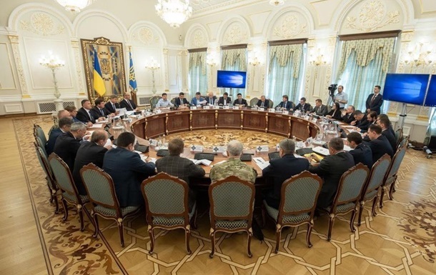 Зеленский созывает заседание СНБО перед встречей в Париже