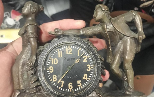 Прикордонники виявили в багажі українки радіоактивний годинник