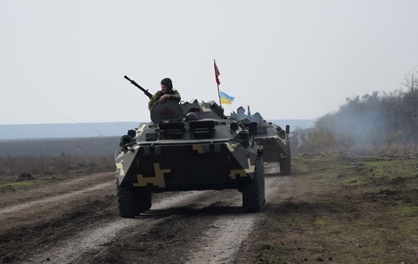 На Донбассе за сутки пять обстрелов, ранен боец