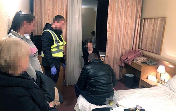 Полиция задержала банду сутенеров в Киеве