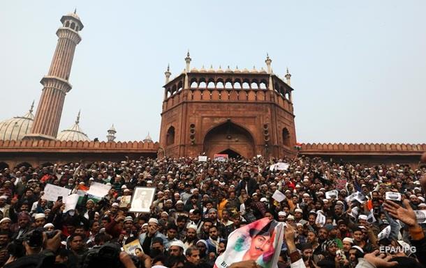 Протесты в Индии: число погибших выросло до 14 человек