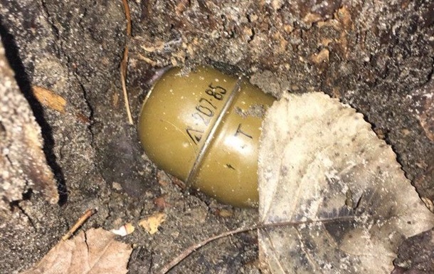 Во дворе многоэтажки в Харькове нашли гранату
