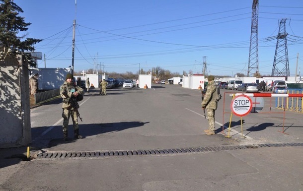 Кабмин упрощает пересечение админграницы с Крымом